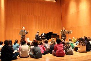 Los_tres_en_escenario_cuentos_con_musica-316x211.jpg