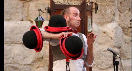 ESPECTÁCULO DE CIRCO-TEATRO. Cía. Kicirke: “Comediante”.