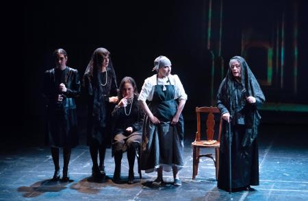 Teatro Adultos. Ágora Teatro Independiente: “La casa de Bernarda Alba”.